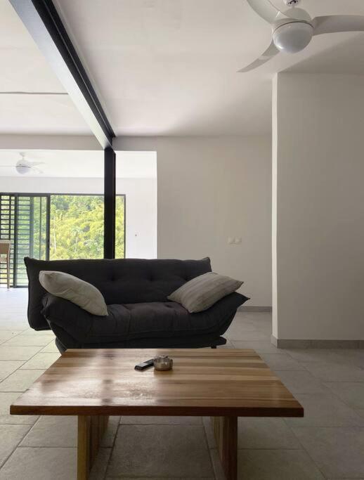 Spacieux Appartement A La Villa Montagne Le Carbet Bagian luar foto